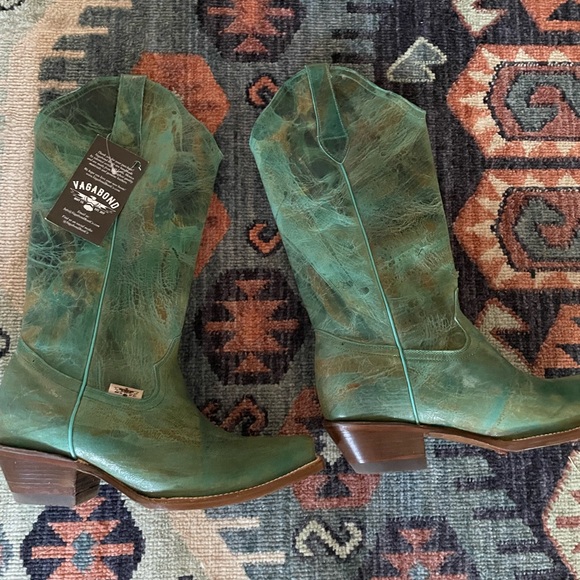 Vegabond Boot Co. The Kingman Turquoise Snip Toe Boot - Picture 4 of 17